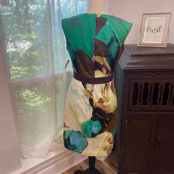 Nue by Shani Women's Green Floral V-Neck Knee Length Dress Size 6 - Picture 2 of 3